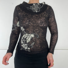 Load image into Gallery viewer, Black knit flower top
