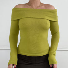 Load image into Gallery viewer, Green off-the-shoulder jumper
