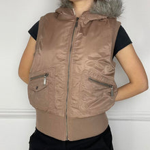 Load image into Gallery viewer, Brown gilet puffer

