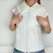 Load image into Gallery viewer, White gilet
