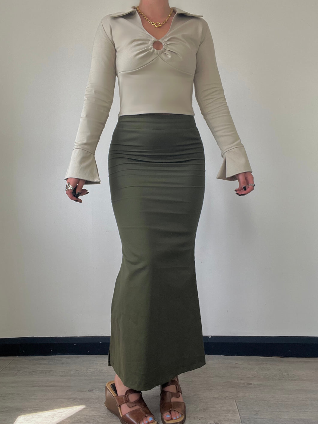 The Eve skirt in khaki